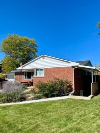 Building Photo - Available for 2026-2027 Fall Pre-Leasing! ...