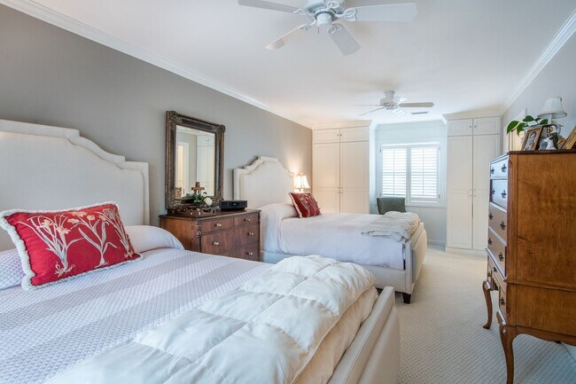 Building Photo - Immaculate Snee Farm Townhome for Rent!
