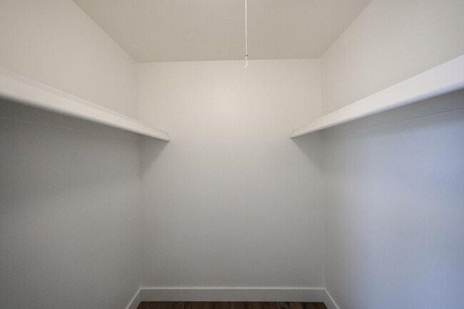 Building Photo - 3001 W Mercer Ln