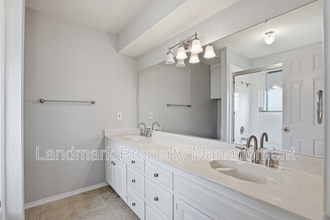 Building Photo - 5845 Water Ridge Dr