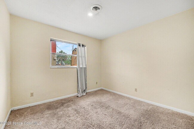 Building Photo - 2425 Heritage Dr