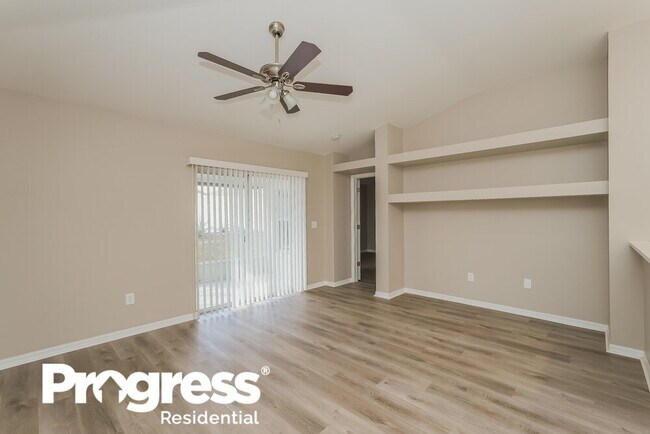 Building Photo - 411 Sand Ridge Dr