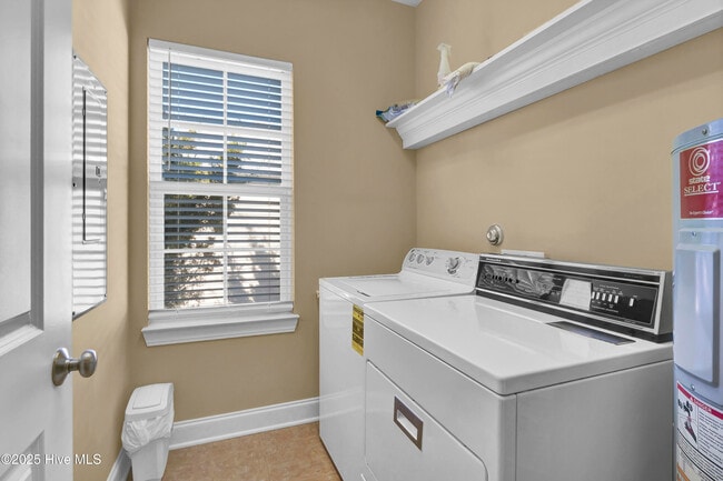 Building Photo - 1218 Bowfin Ln