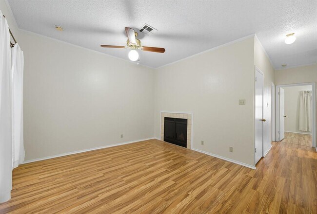 Building Photo - 2804 Rio Grande St