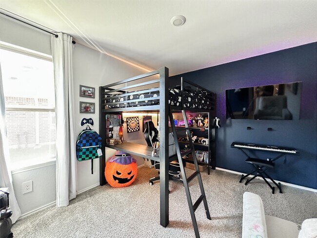 Building Photo - 21527 Violet Rdg Rd