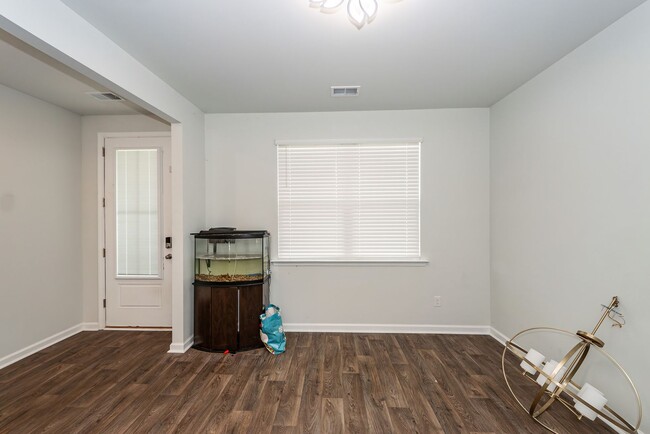 Building Photo - 4 Bedroom 2.5 Bath Home in Cane Bay Planta...