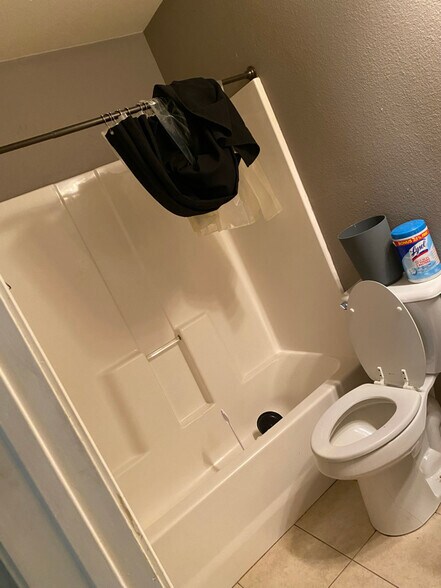 Building Photo - 68 Chauvin Dr