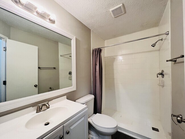 Building Photo - 1072 Gould Pl