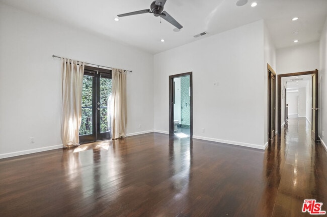 Building Photo - 458 N La Jolla Ave