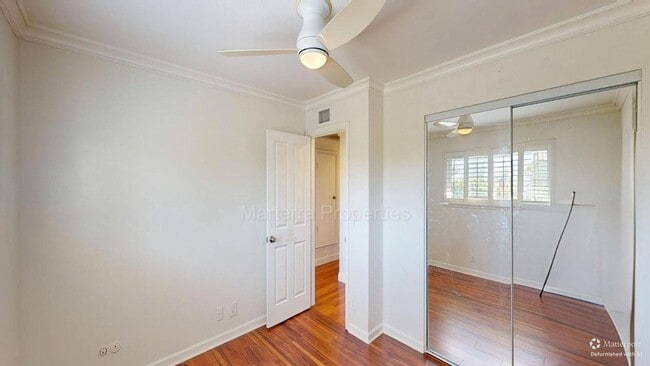 Building Photo - Large Spacious Home with a Pool!