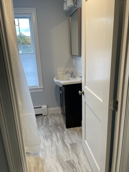 Bathroom - 20 Wilann Rd