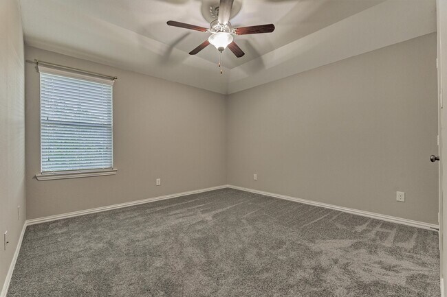 Building Photo - 2437 Branshill Dr