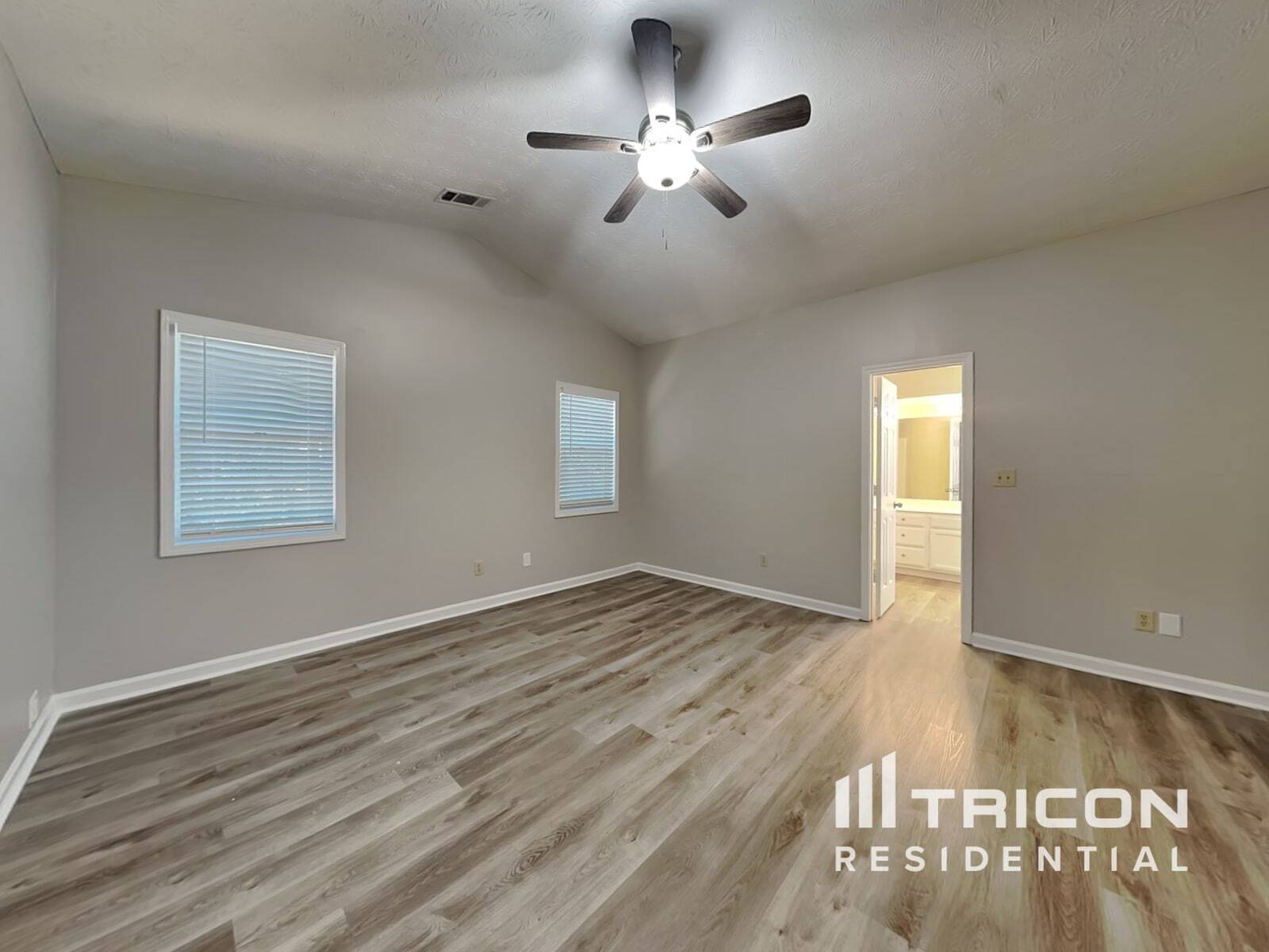 Building Photo - 3734 Windy Hill Dr SE