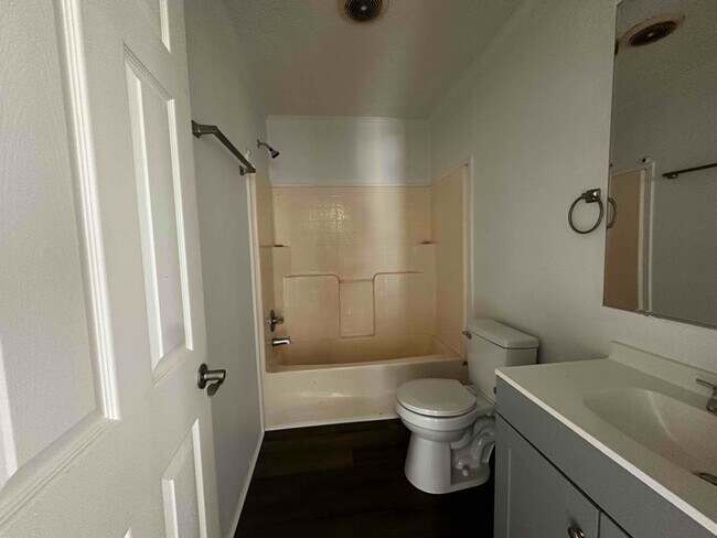 Building Photo - 1120 Spring Garden Rd