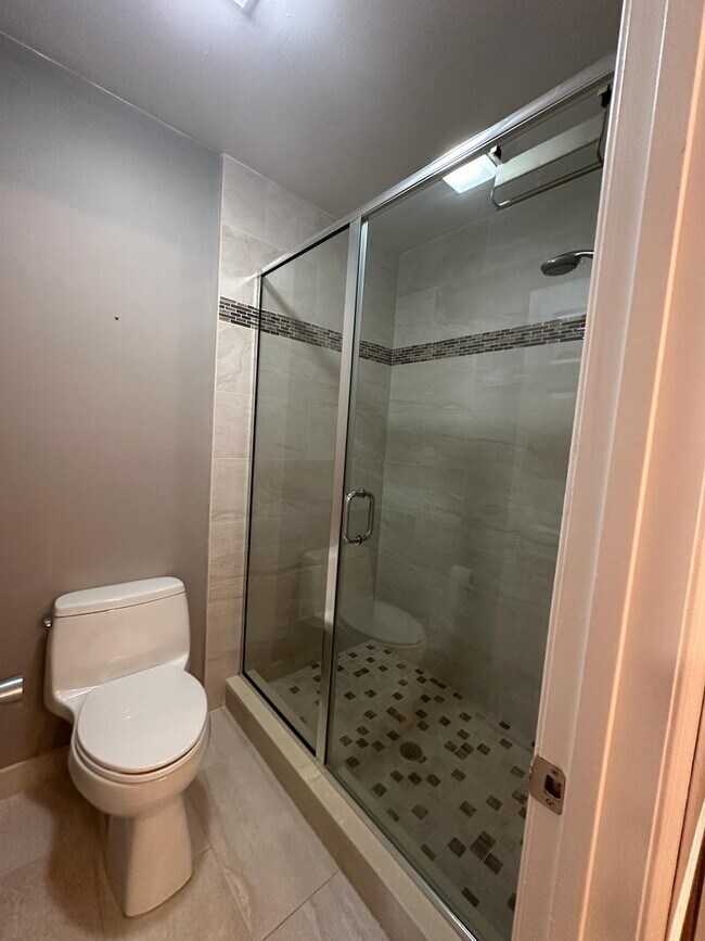 Building Photo - 301 Olivewood Pl