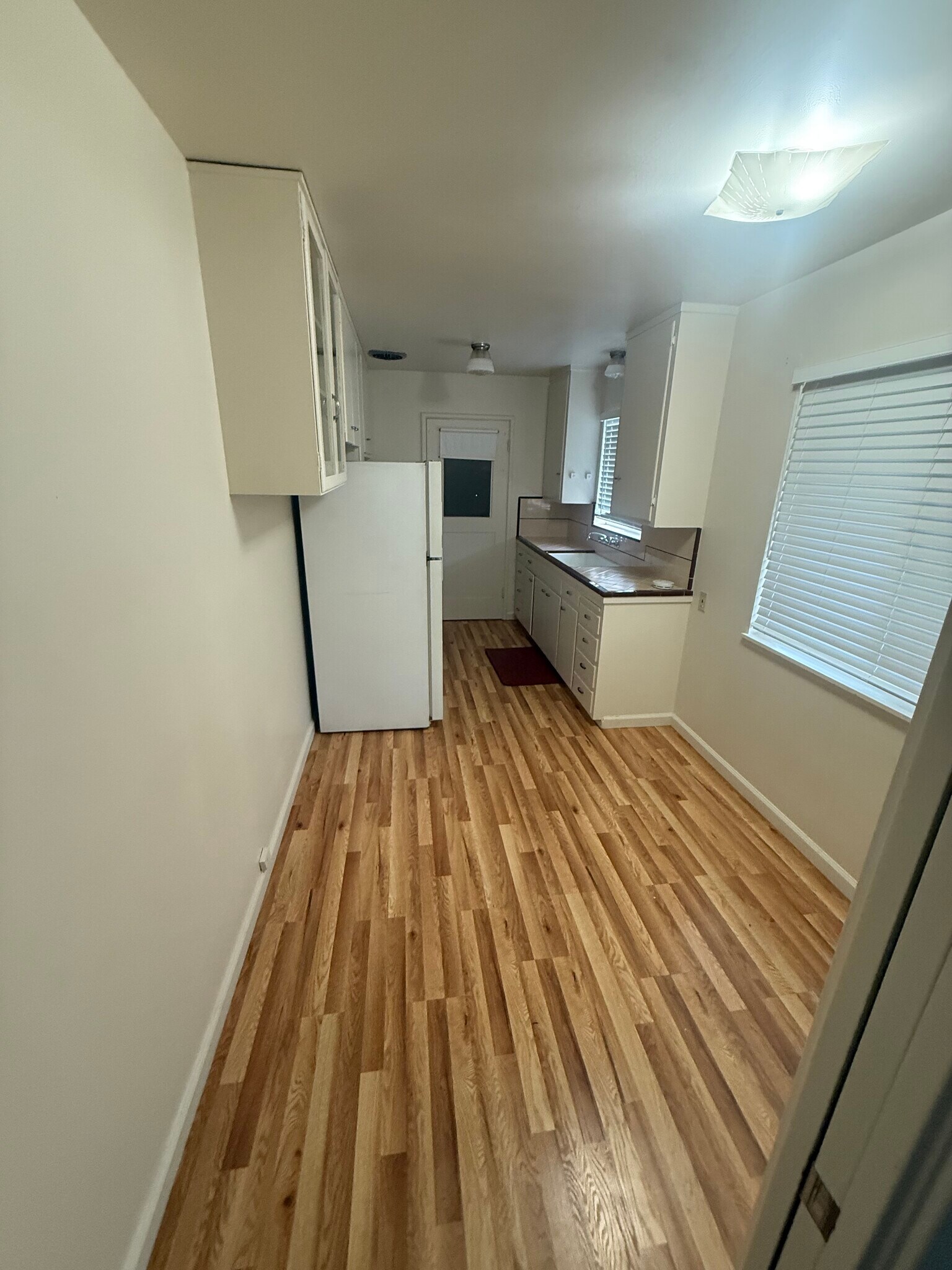 Building Photo - 2013 56th St