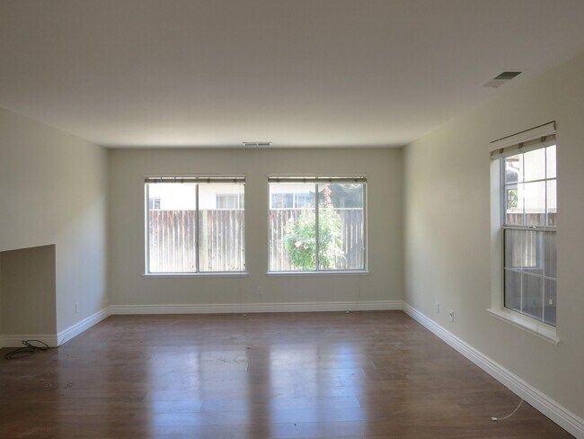 Building Photo - 1572 Firestone Loop