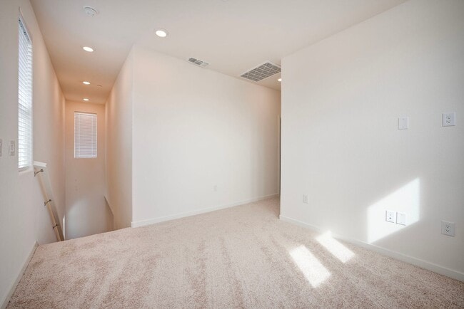 Building Photo - 4798 Tilly Dr
