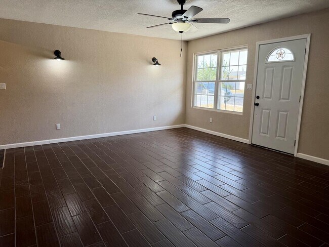 Building Photo - 515 Overton Ave