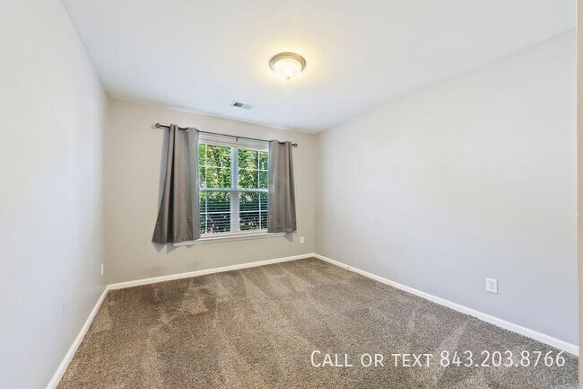 Building Photo - 341 Drayton Pl Dr