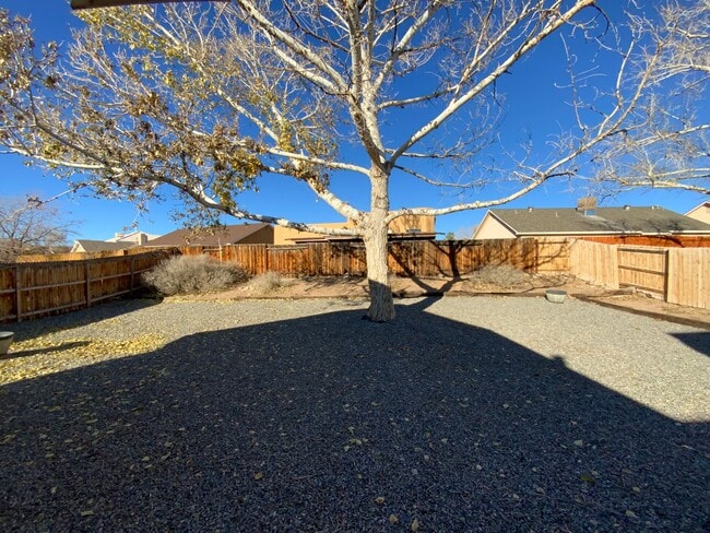 Building Photo - 4 Bedroom Single Story Home Available Near McMahon Blvd NW & Unser Blvd NW!