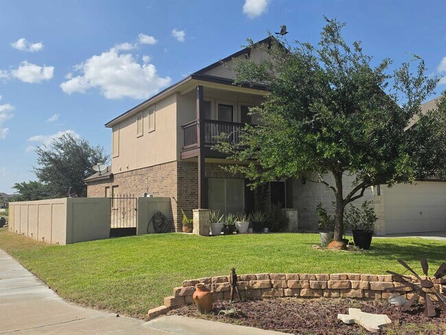 Building Photo - 302 Date Palm Dr