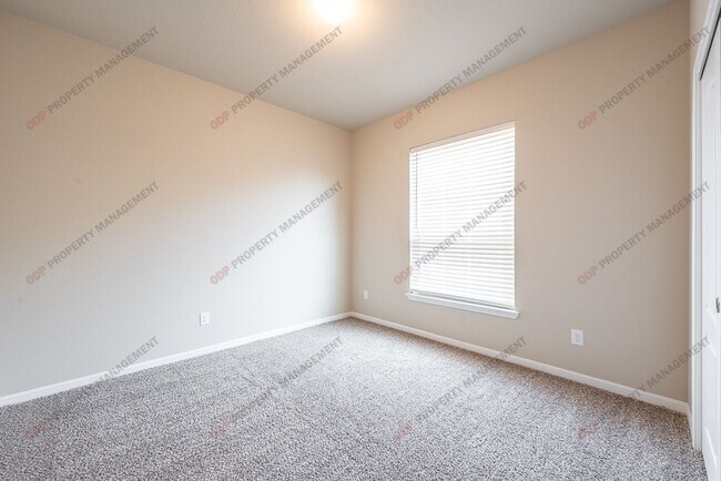 Building Photo - 10206 Eaglefire Dr