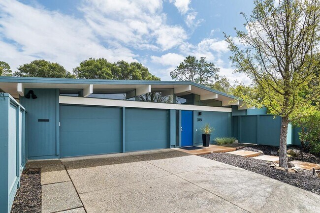 Building Photo - 315 Mt Shasta Dr
