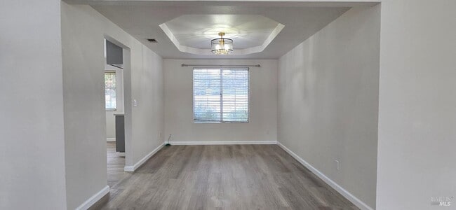Building Photo - 112 Spinnaker Ct