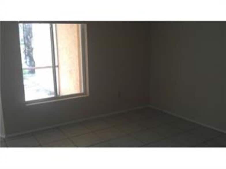 Building Photo - 2405 NW 33rd St