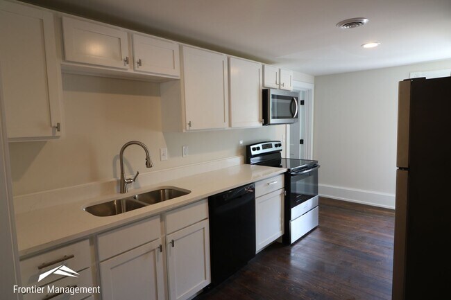 Building Photo - 1021 Fremont St