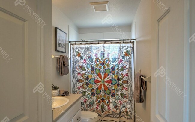 Building Photo - Single Family Home in Rifle for Rent