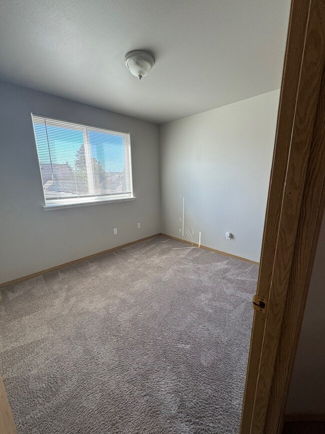 Building Photo - 207 Kansas St SW