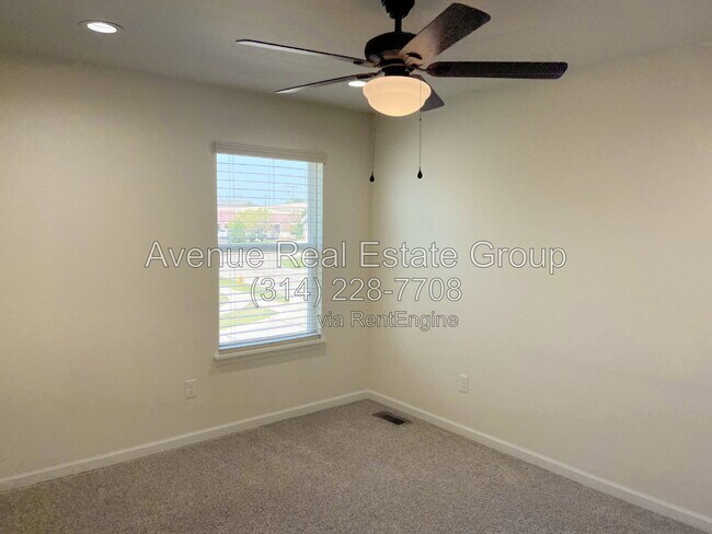 Building Photo - 110 Pearl Vista Ct