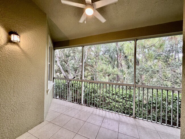 Building Photo - 1425 Mariposa Cir