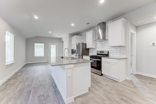 Building Photo - 2824 Wingmore Ln