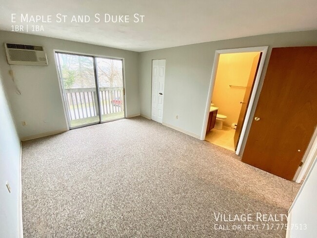 Building Photo - 509 E Maple St