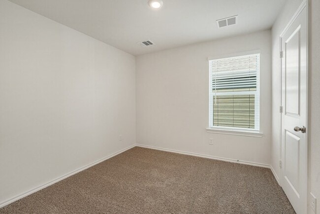 Building Photo - 312 Tall Cedar Wy