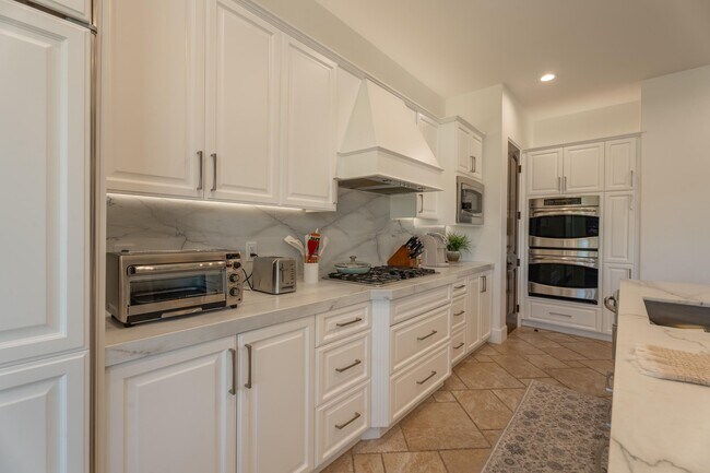 Building Photo - 54280 Affirmed Ct