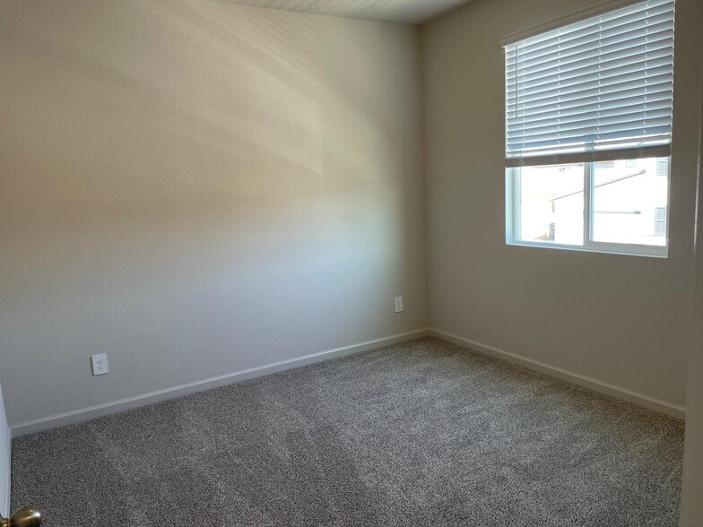 Building Photo - 2943 Girdwood St