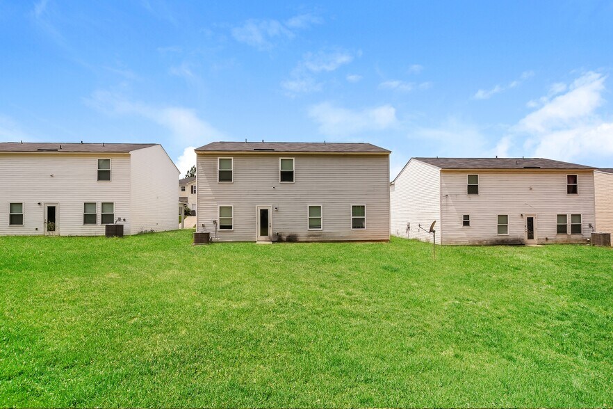 Building Photo - 163 Evvalane Dr
