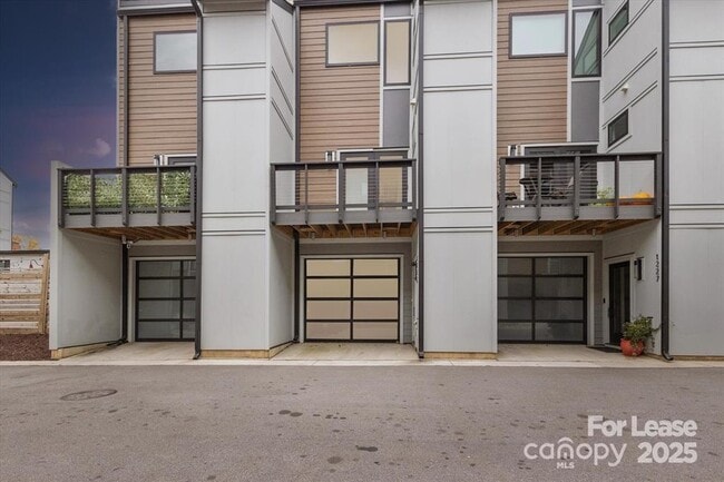 Building Photo - 1212 Minter Pl