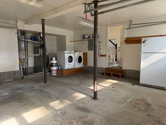 Building Photo - 303 Norvich Ct