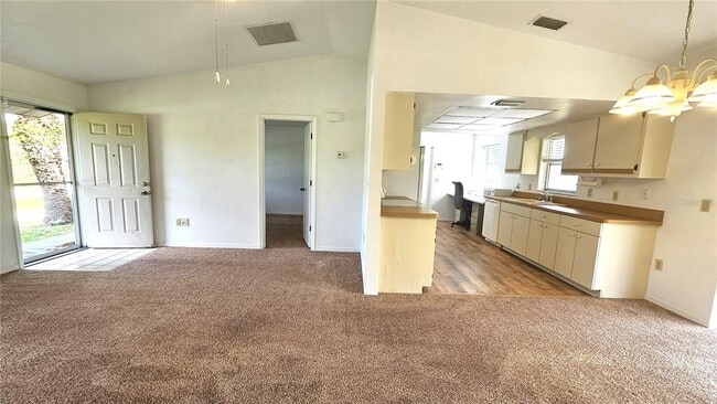 Building Photo - 6462 Mechler St