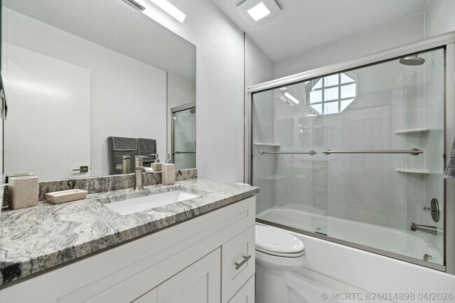Building Photo - 6553 Via Regina