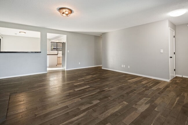 Building Photo - Ranch-Style 3 Bed / 2 Bath Single-Level Home in Hillsboro