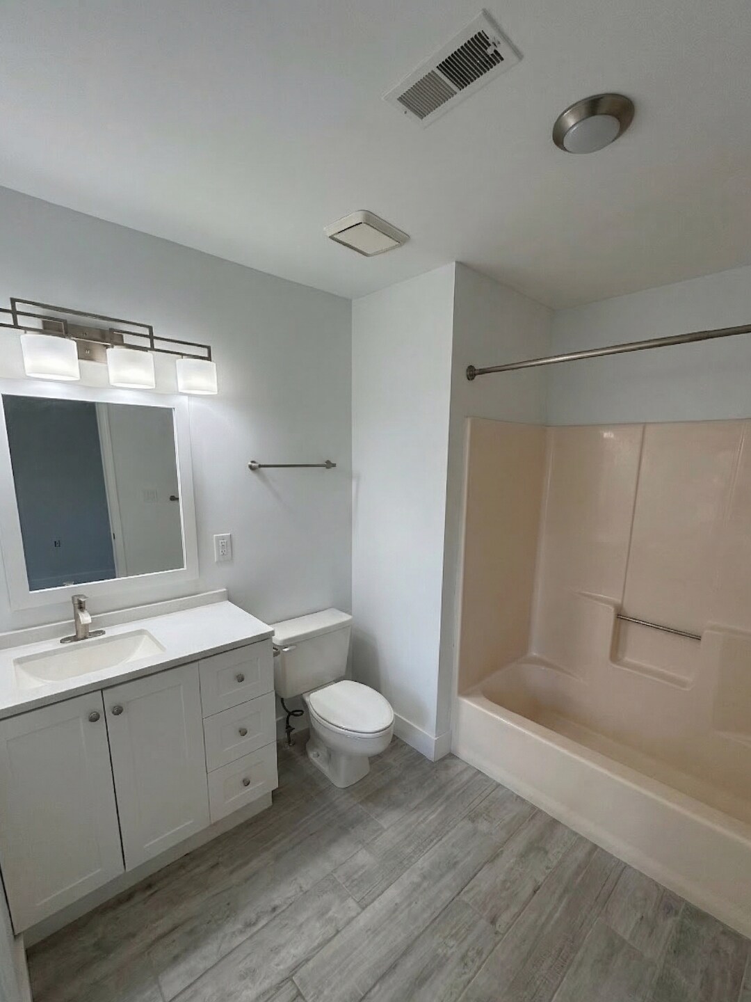Building Photo - 3155 Cape Cir