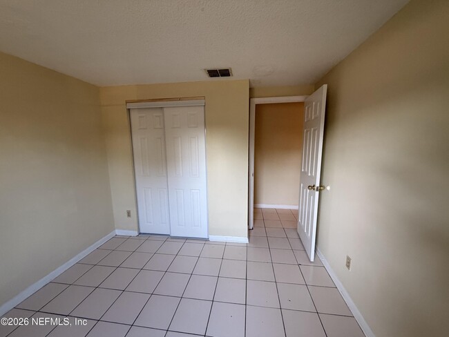 Building Photo - 7045 Prellie St