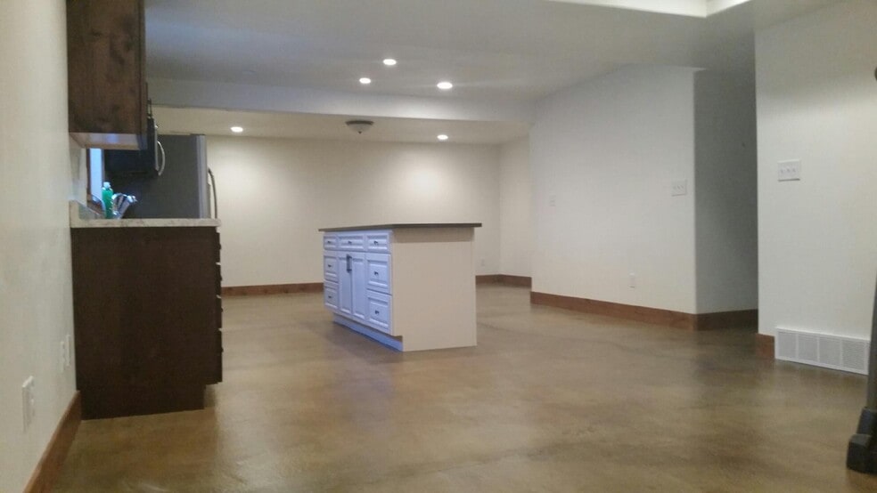 Building Photo - 5294 Bridle Cir