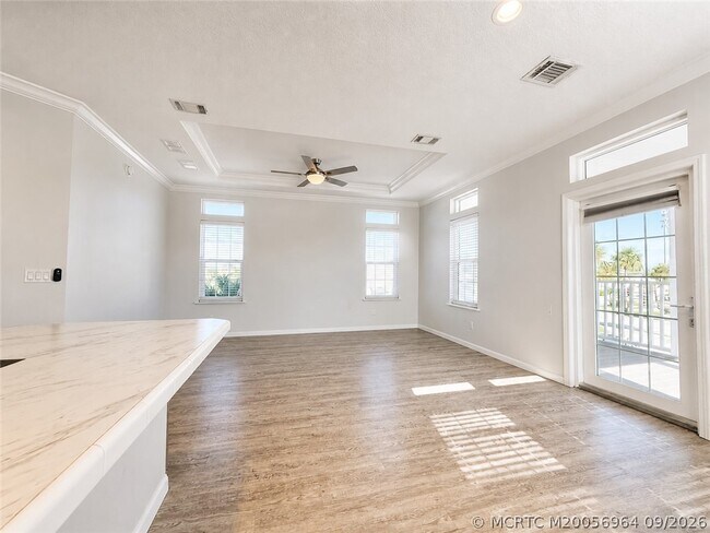Building Photo - 252 NE Ebbtide Way